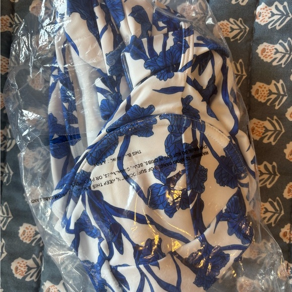 NWT Hutch Swimsuit // Sally Belted Vine // Size Large - Picture 9 of 9